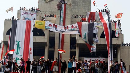 Irak'ta göstericiler hükümeti protesto ediyor: "İşsizliğe çözüm bulun; yolsuzlukları durdurun"