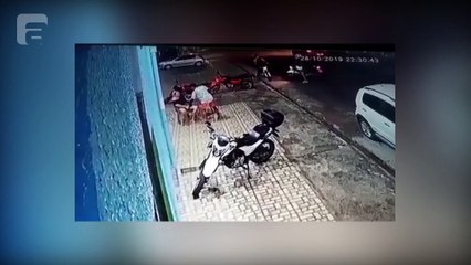 Mulher tem celular furtado por suspeito munido de revólver calibre 38
