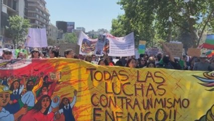 Chilenos se manifiesta ante sede del Ejecutivo en nueva jornada de protestas