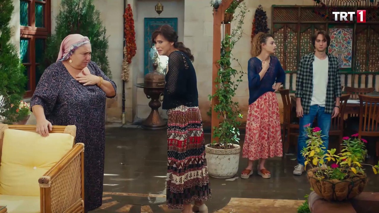 Annesi, minik arı mayasına kavuştu! - Benim Adım Melek 6.Bölüm