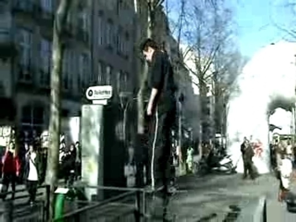 Free Runner in Paris