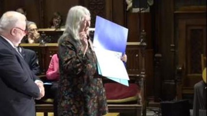 Mary Beard se convierte en honoris causa de la UOC por su trascendente carrera