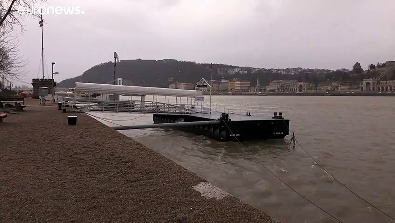 [NO COMMENT] Budapestre ért a vihar