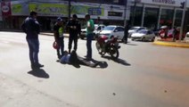 Motociclista fica ferido em acidente na Avenida Brasil, no Centro