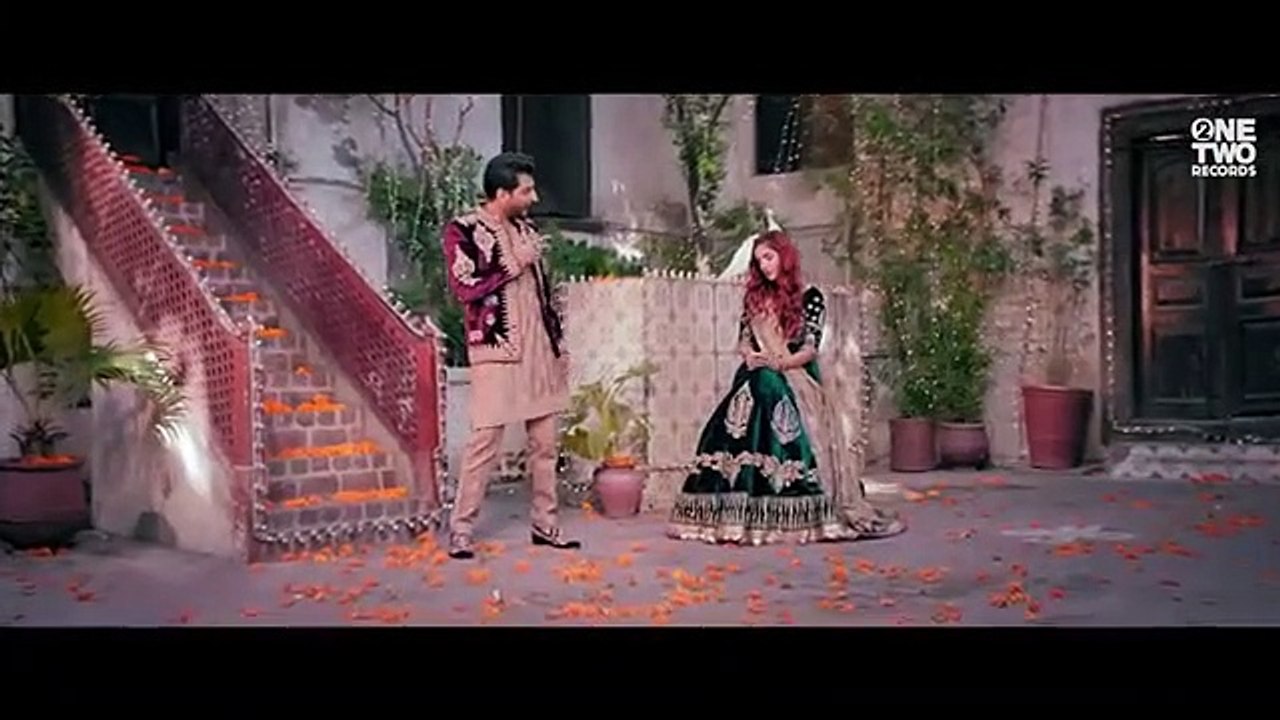 Baari_by_Bilal_Saeed_and_Momina_Mustehsan___Official_Music_Video___Latest_Song_2019(360p)