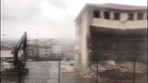 Çerkezköy'de depreme dayanıksız olduğu belirlenen okulların yıkımı sürüyor