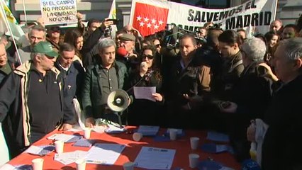 Download Video: Los agricultores madrileños afean a la ultraderecha que intente ganar protagonismo acudiendo a su protesta