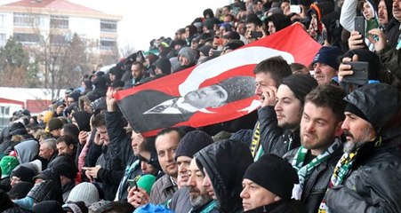 3750 kişi kapasiteli Kırklareli Atatürk Stadı'nda 10 bin kişi Fenerbahçe maçını takip etti