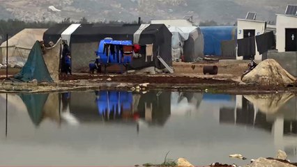 إدلب السورية.. فصل جديد من معاناة النازحين نحو المخيمات