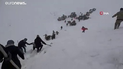 Τραγωδία στην Τουρκία: Χιονοστιβάδες προκάλεσαν δεκάδες θύματα-Ανάμεσά τους και διασώστες