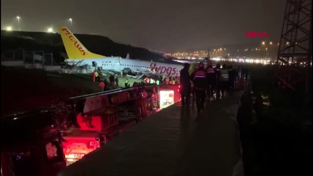 İstanbul sabiha gökçen havaalanı uçak pisten çıktı