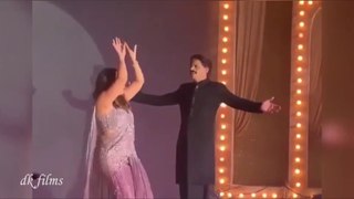 Shah Rukh Khan and Gauri burn the dance floor at Reception Party | SRK's new look