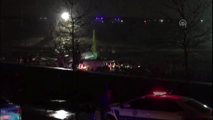 Sabiha Gökçen Havalimanı'nda bir uçak pistten çıktı (11)