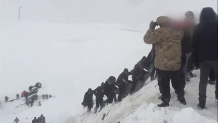 터키 동부서 눈사태로 최소 28명 사망 / YTN