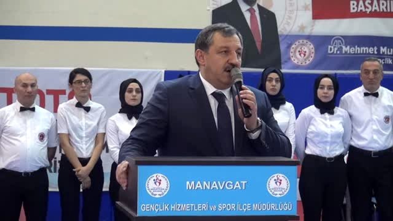 Gençler Türkiye Okullar Kick Boks Şampiyonası başladı