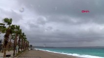 Antalya'da şiddetli rüzgar