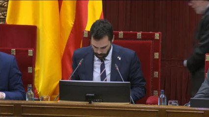 Download Video: El Parlament aprueba recurrir al Supremo la retirada del escaño de Torra con la abstención del PSC