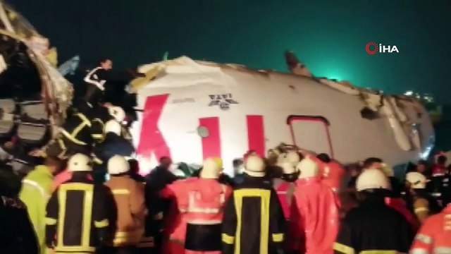 Sabiha Gökçen’de pistten çıkan uçağı kurtarma çalışmaları devam ediyor