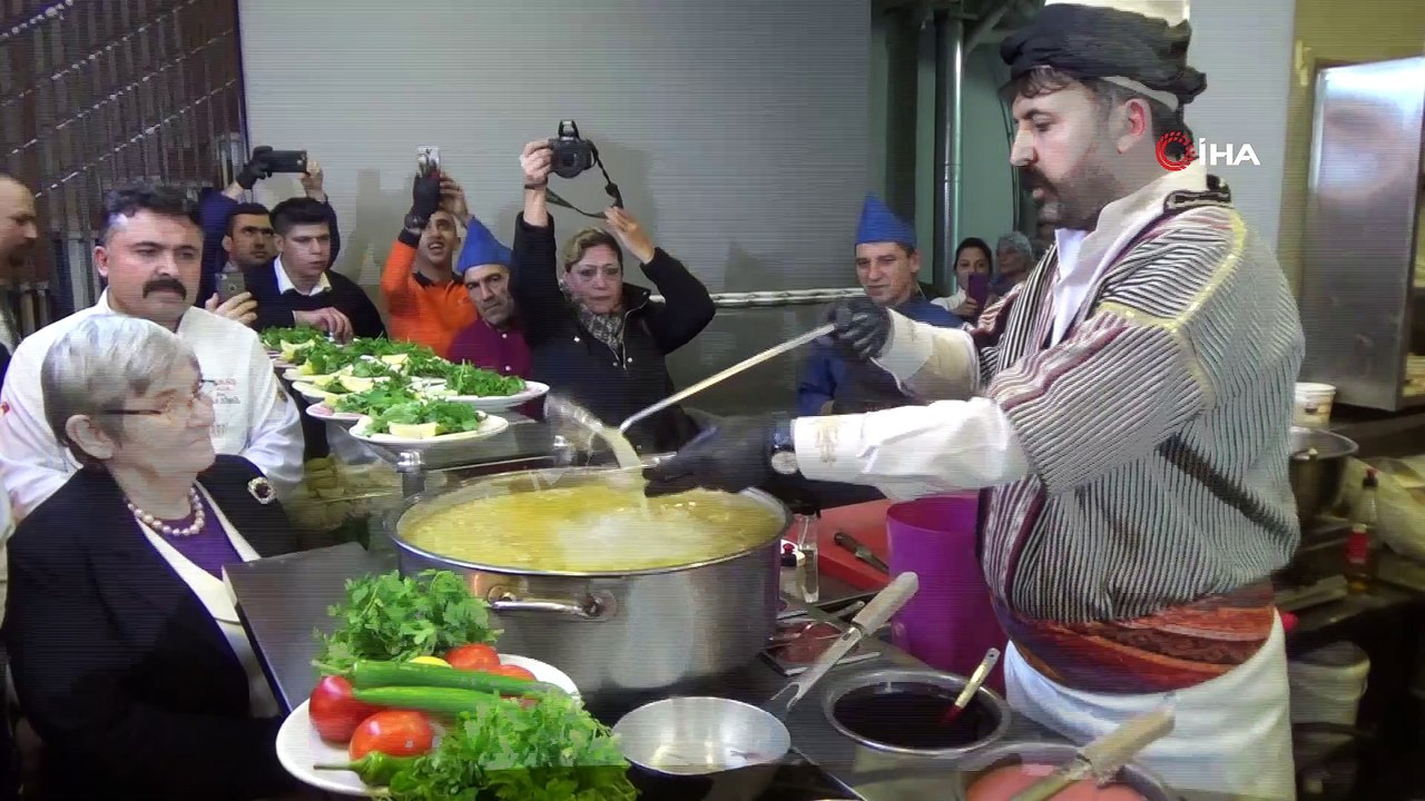 Prof. Dr. Canan Karatay: “Kelle paça korona virüsünü önler”