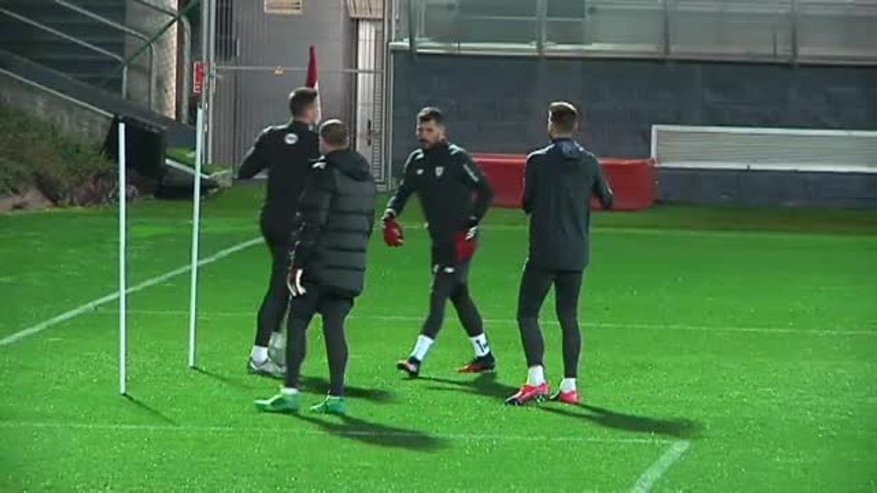 Garitano: "¿Qué crisis tienes cuando juegas con Messi, Griezmann, Rakitic, Busquets, Piqué...?"