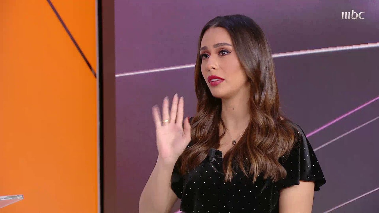 فقرة الأسئلة السريعة بين سالي عبد السلام وبسنت شمس الدين في صدى الملاعب