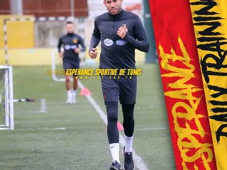 اللاعبون الذين بقوا في تونس تدربوا منذ قليل بحديقة الرياضة ب  Espérance Sportive de Tunis