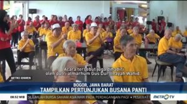 Kemeriahan Imlek di Panti Jompo