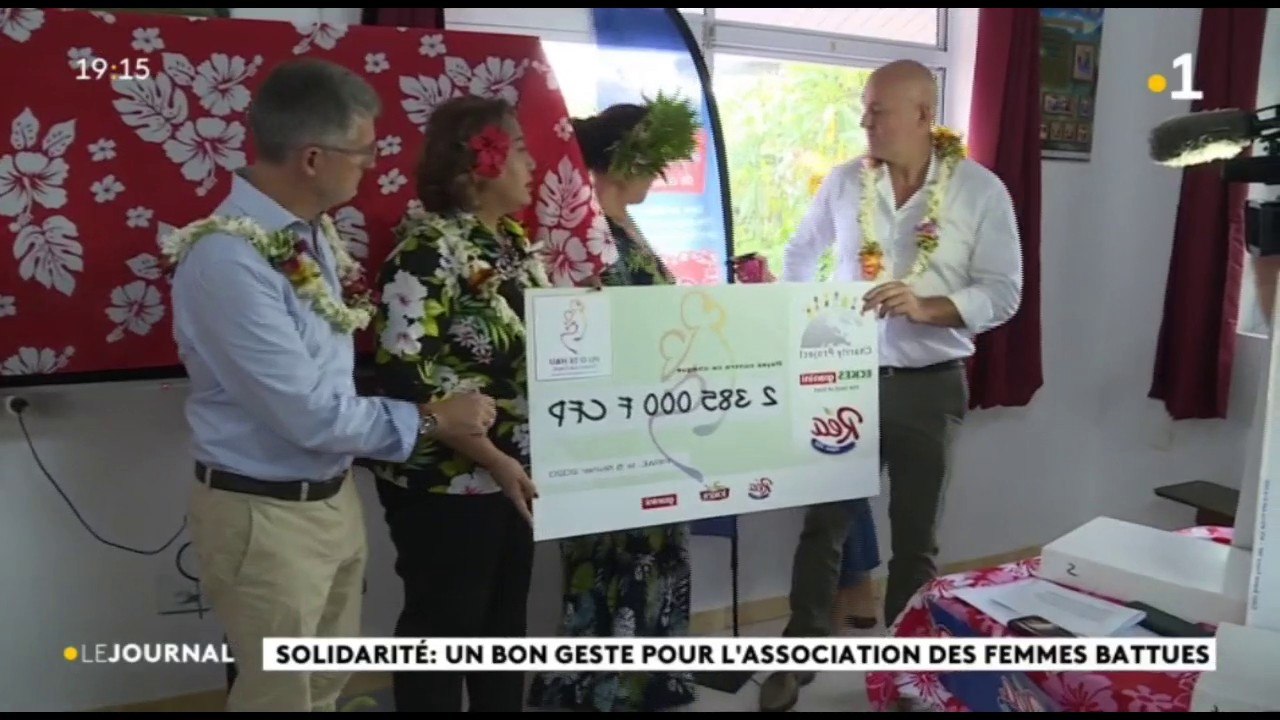 La fondation Ecked Granini remet un chèque de 2 millions cfp au foyer Pu o te hau