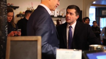 Buttigieg y Sanders encabezan Iowa, en medio de la polémica por resultados