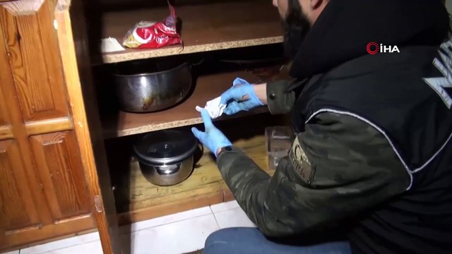 İstanbul’un birçok ilçesinde ve Kocaeli’nin Darıca ilçesinde düzenlenen operasyonlarda milyonlarca lira değerinde uyuşturucu madde ele geçirildi. Küçükçekmece ilçesinde yapılan operasyonda saç tokasının içerisine zulalanmış uyuşturucu madd