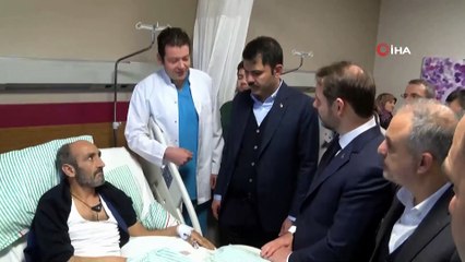 Bakanlar depremzedeleri hastanede ziyaret etti