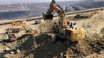 Cat 6015B And Liebherr 974 Excavators Loading Trucks - Sotiriadis⁄Labrianidis Mining