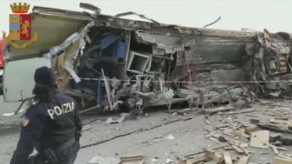 Dos muertos y 27 heridos por el descarrilamiento de un tren en Italia