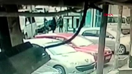 Bahçelievler'de soyguncu dehşeti kamerada