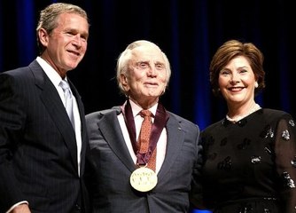 L'acteur américain culte Kirk Douglas est décédé