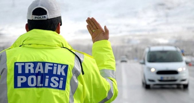 Kış lastiği olmayan araç sürücülerine 776 TL ceza kesildi