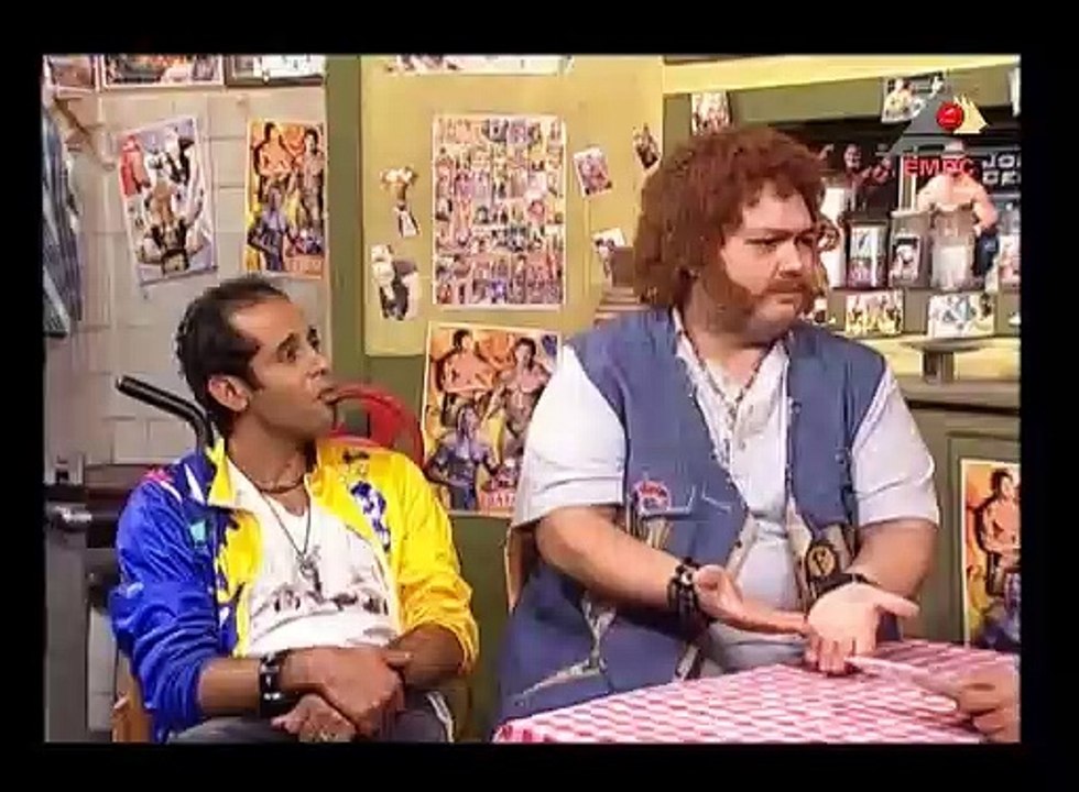 عايزك تقلل من اللمض الحمرا  ليه يا نجم النجوم ؟ بتعمل حساسية عند الزملكاويه مش عارف ليه !!!