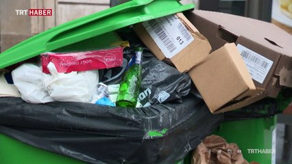 Paris sokakları çöp yığınlarıyla doldu