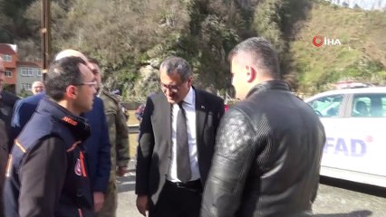 Giresun Valisi Harun Sarıfakıoğulları heyelan yaşanan bölgede incelemelerde bulundu