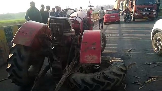 मेरठ करनाल हाईवे पर ट्रैक्टर ट्रक की टक्कर, ट्रैक्टर चालक हुआ घायल
