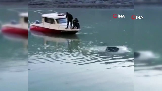 Kontrolden çıkan otomobil Botan Çayı'na uçtu, sürücü yüzerek kurtuldu