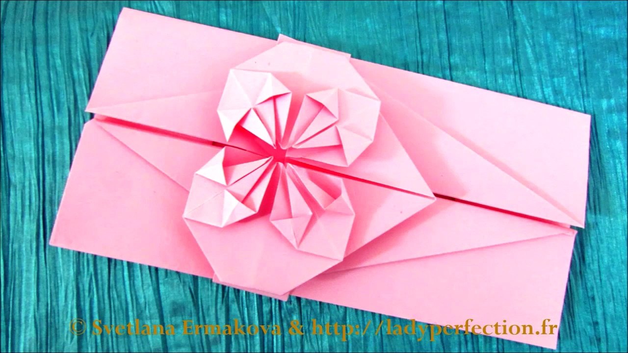 Enveloppe avec cœur   ❤️   fleuri  en papier