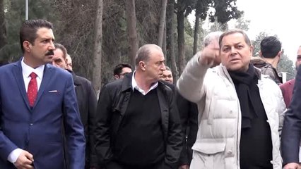 Fatih Terim'den, ölüm yıl dönümünde babasının mezarına ziyaret
