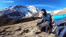 Dos españoles baten el récord al ser los más jóvenes en cruzar el Himalaya