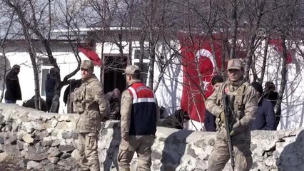 Van'daki çığ düşmesinde şehit olan askerin baba evinde yas