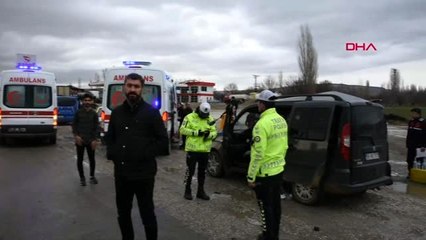 Kırıkkale'de aynı araçta bulunan 9 kişi trafik kazasında yaralandı