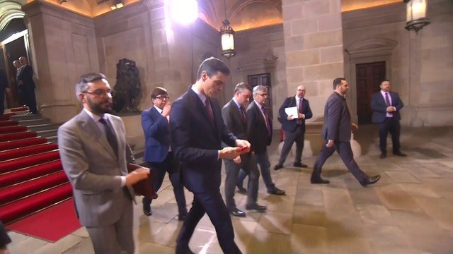 Pedro Sánchez termina su reunión con Quim Torra