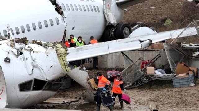 Pistten çıkan uçakta yaralanan Berk Yenipazar, kaza anında uçakta yaşananları anlattı