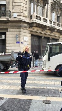 Marseille. Les pompiers sécurisent un balcon qui menace de s'effondrer place Sadi Carnot