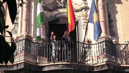 Letizia le tiende la mano a Tous tras la reciente polémica